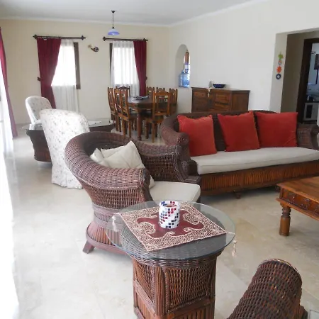 Yahsi Poolhouse * Gurece