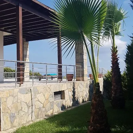 Yahsi Poolhouse